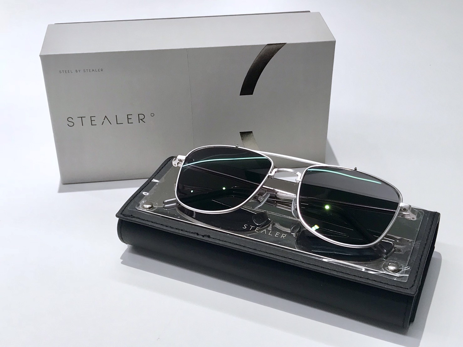 Occura รีวิว เลนส์ Progressive และ Single Vision พร้อมกรอบแว่น Silhouette -  ร้านแว่นตา โอคูระ